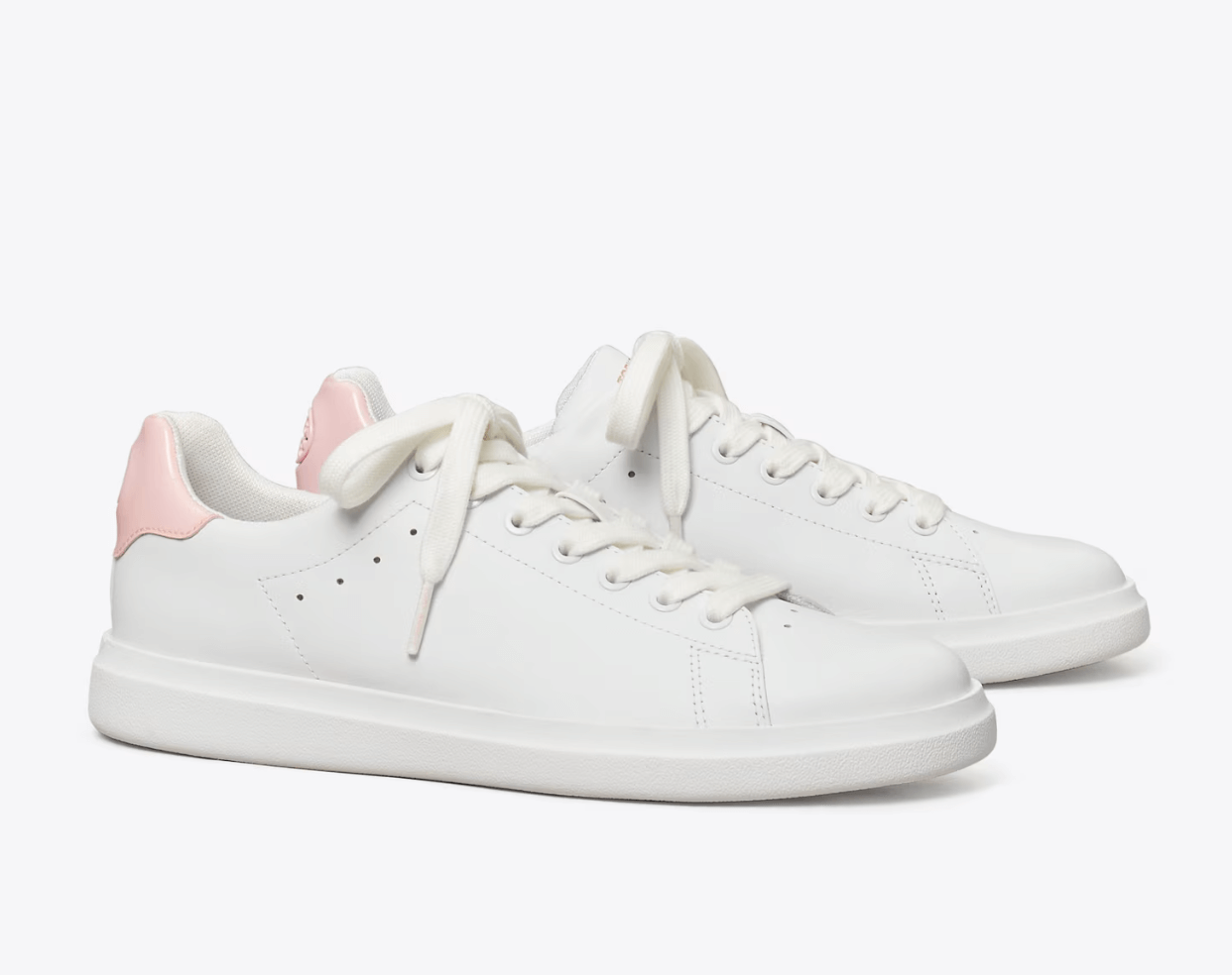 HOWELL COURT SNEAKER spring break capsule wardrobe